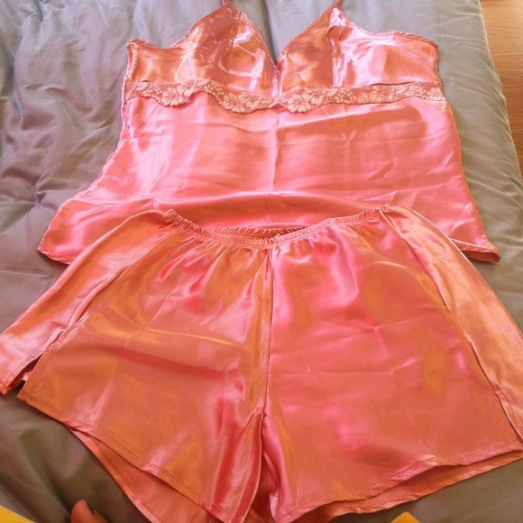 AVON CAMI AND SHORT SET