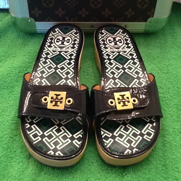 🍒🍒Brand new authentic Tory burch sandals