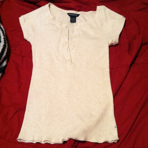 💢Sold💢Tan Abercrombie short sleeve  shirt