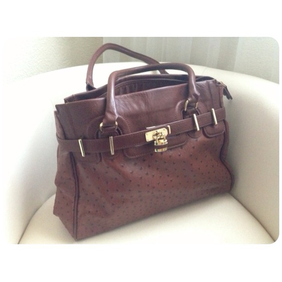 ✨REDUCED✨ Ostrich leather bag by ALDO.