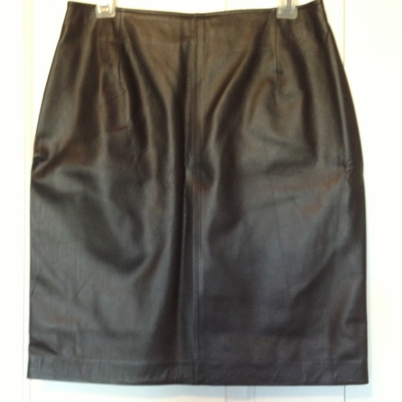 100% Leather pencil skirt