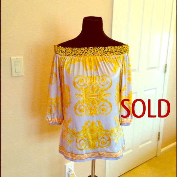 🚫🚫SOLD🚫🚫Cache Silk Top