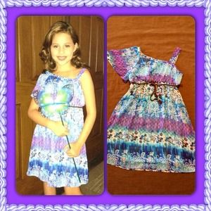 🔴SOLD🔴Little girls dress size 7