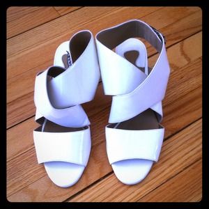 Chloe, open toe, white patent leather low heel