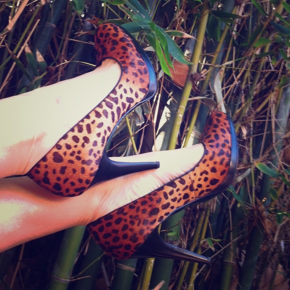 SOLD!!!! Sexy Animal Print Heels