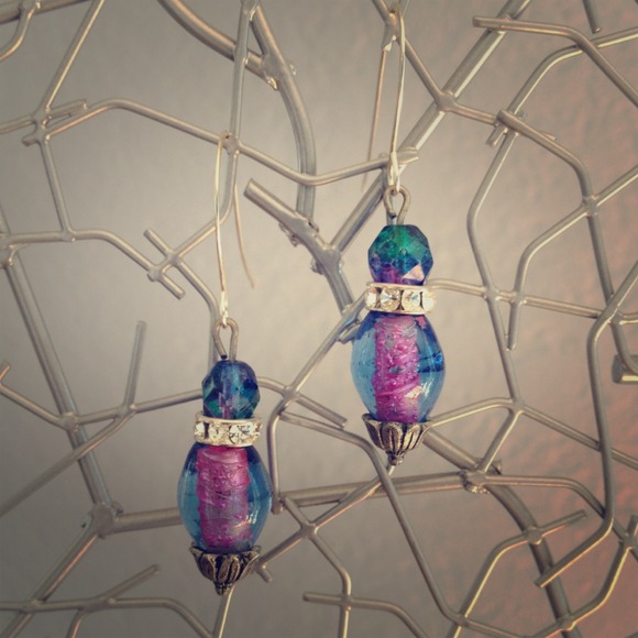 Jewelry - Dangle earrings