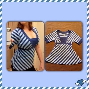 🔴SOLD🔴Dark blue and light blue shirt