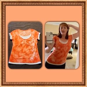 🔴FREE GIFT IN BUNDLE🔴orange and white shirt.