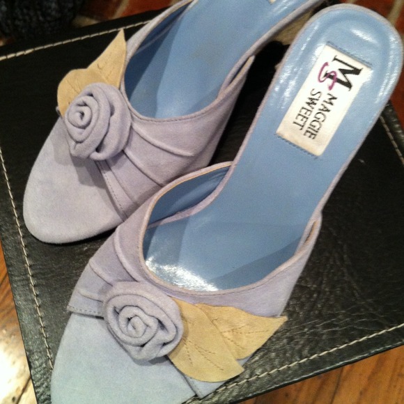 *REDUCED* Cute silvery blue suede wedge - Picture 4 of 4