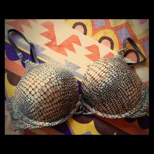 🔴TRADED @klove85 36B Victoria's Secret