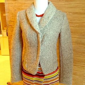 Warm and cozy wool blazer size 2. Fits snug. H&M.