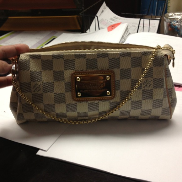Louis Vuitton Handbags - Authentic Louis Vuitton small bag