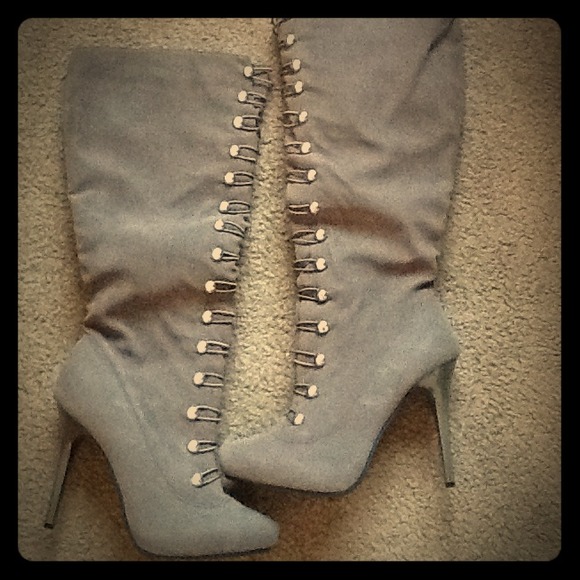 💋Reduce💋Gray NEW boots