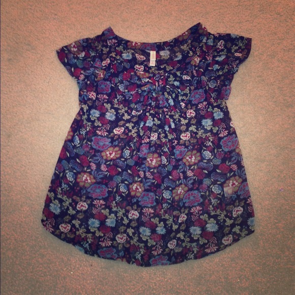 Xhilaration Tops - ❌SOLD❌Vintage inspired floral top with bow.