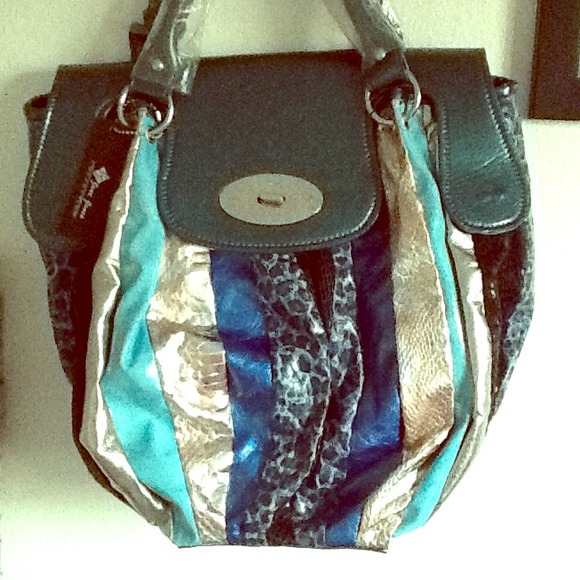 💢Sold💢💢💢💢NEW Blue and gold handbag
