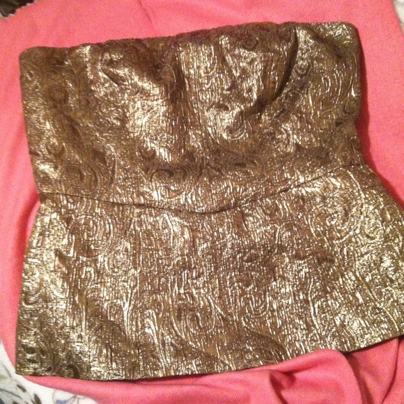 Beautiful gold corset! Nwot🎉reserved