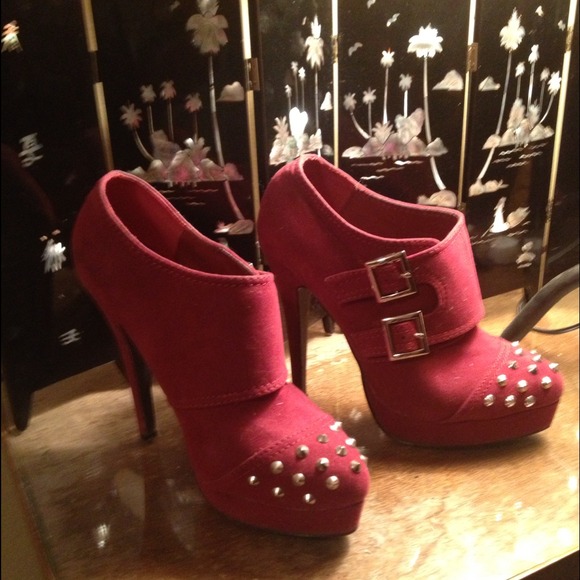 Shoedazzle Yumi platform heel size 7.5