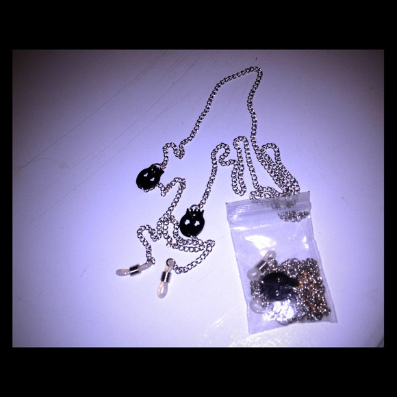 Skull Eye Glass Chain