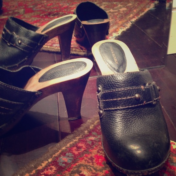 Banana Republic Clogs 8
