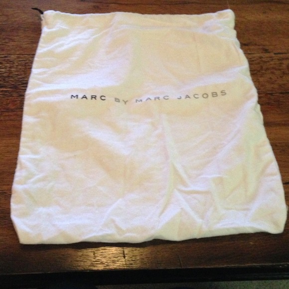 **SOLD TO ximena86**  Dust bag