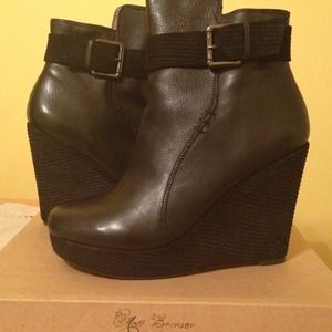 Make An OFFER-Matt Bernson Booties - 8.5