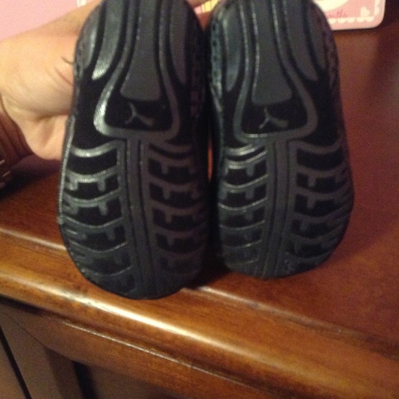 Traded ⭐Puma baby shoes - Picture 2 of 3