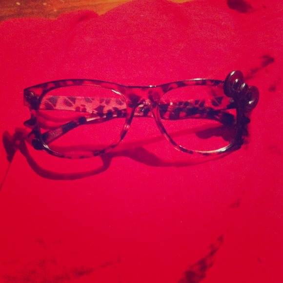 Hello kitty glasses