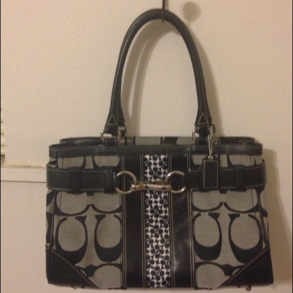 ~REDUCED~Gently used Coach Hamilton Signature bag