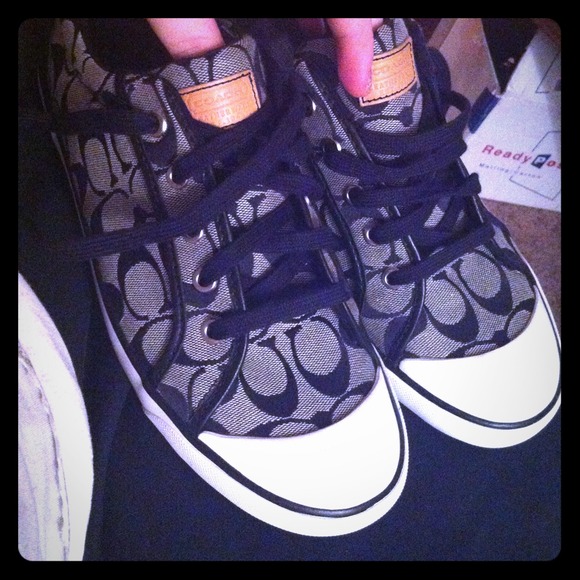 Size 12 Coach shoes! Super cute. Black & white.