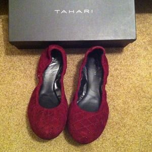 🆕TAHARI "Vincent" Flats