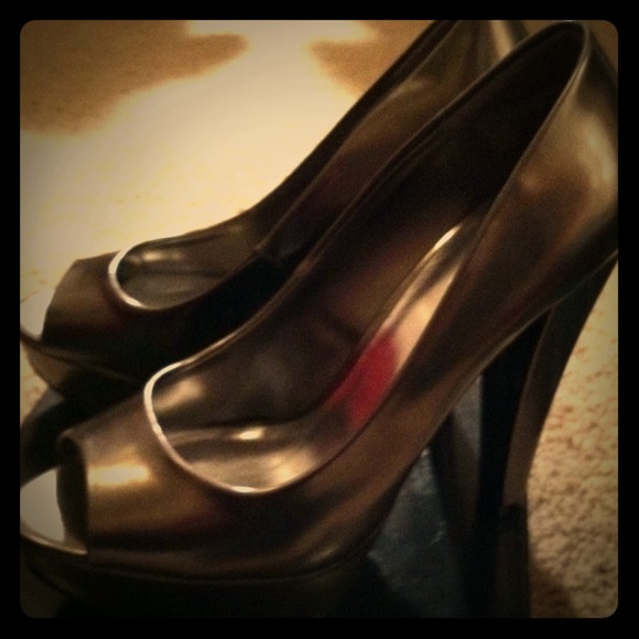 Size 6 1/2B heels by City Streets - Picture 1 of 1