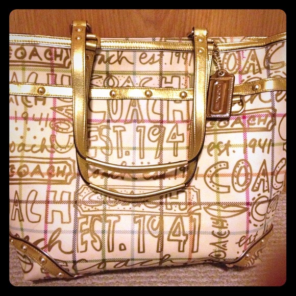 🔴🚫RESERVED🚫🔴 Coach tote for @byna0808