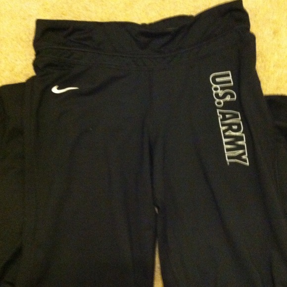 RESERVED 💋💋Nike running pants, VS hoodie