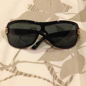 *Reserved for foxxie6* Gucci sunglasses