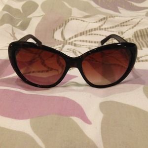 Authentic Tory Burch cat eye sunglasses in brown