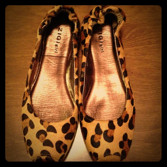 ⚠Sold⚠ ZIGI girl leopard print flats