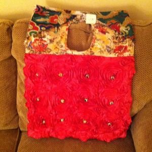 Chic, oversized travel tote