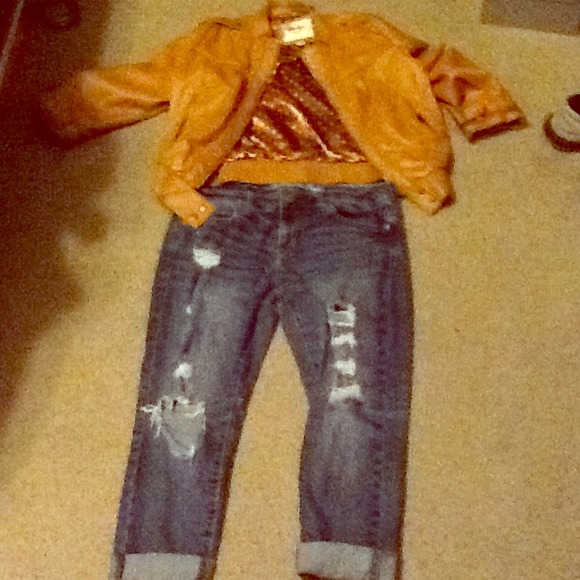American Eagle crop jeans with holes :)