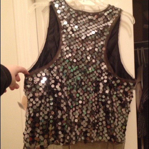 🌟REDUCED🌟 Razorback Sequin Top - Picture 2 of 3