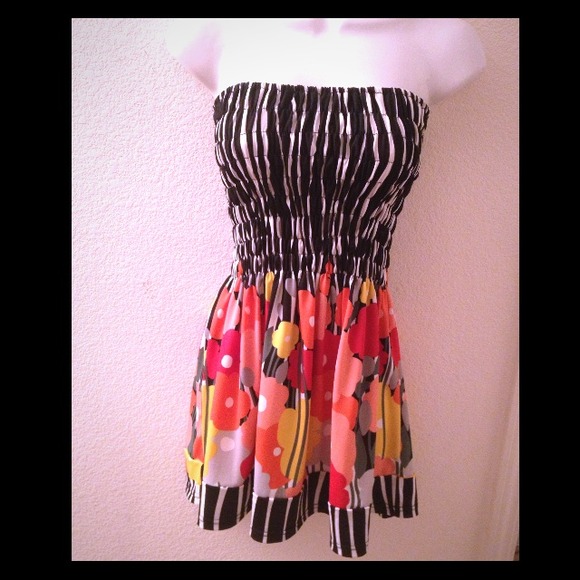 Dresses & Skirts - 🎯SALE🎯floral tube dress