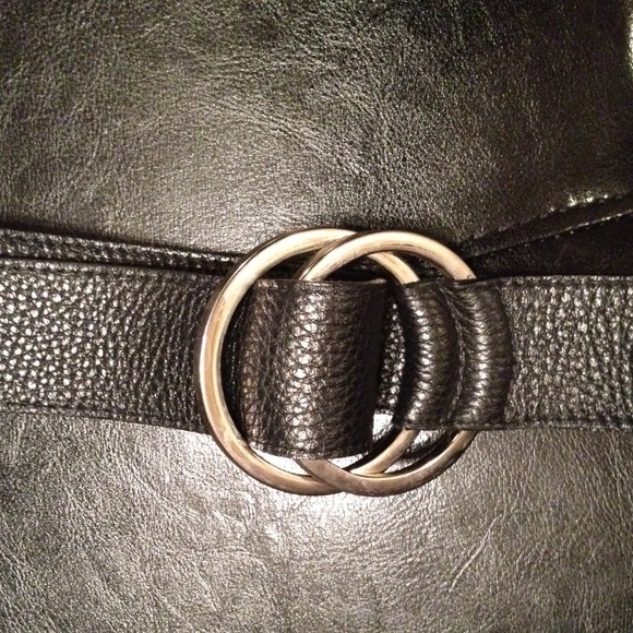 Burberry black leather belt