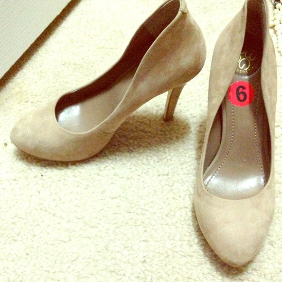 Nude BCBG heels