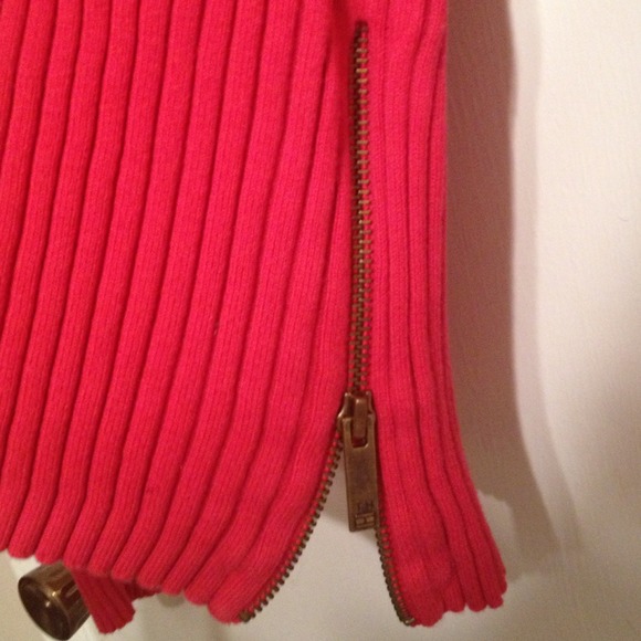 Sold💥Tommy Hilfiger pink sweater - Picture 2 of 2