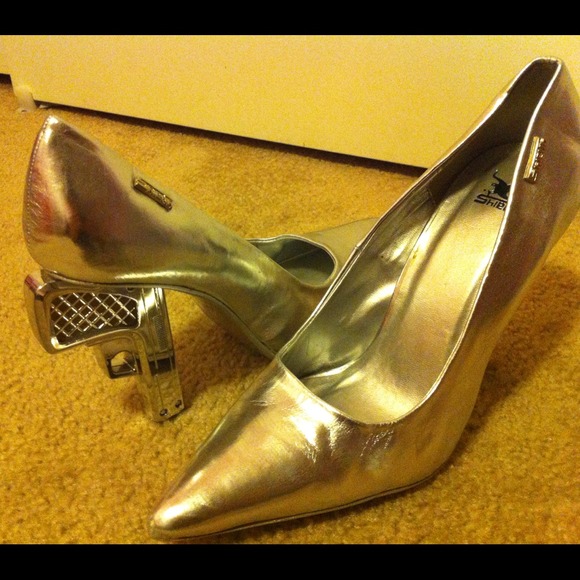 Low pointed pistol heels - Picture 2 of 3