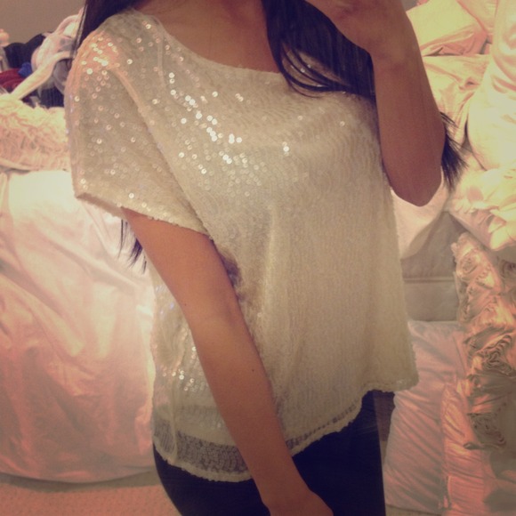 ❌SOLD❌Cream Sequins top