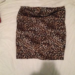 Cheetah pencil skirt 💢bundled💢