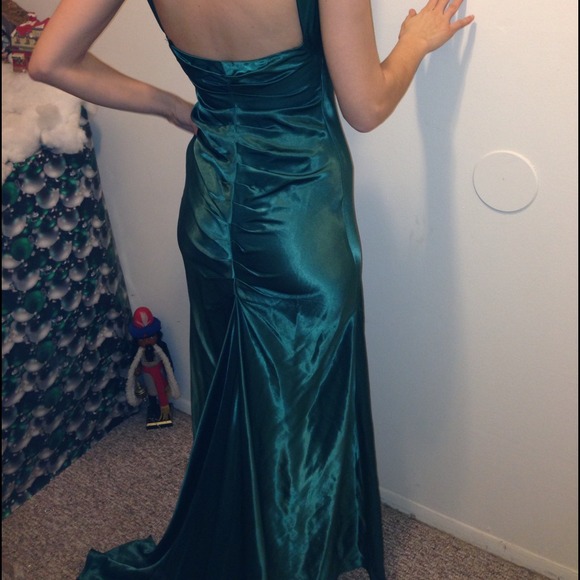 🆑🅾⭕️❌❌Emerald green gown - Picture 3 of 3