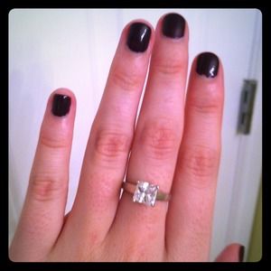 Single fake diamond ring