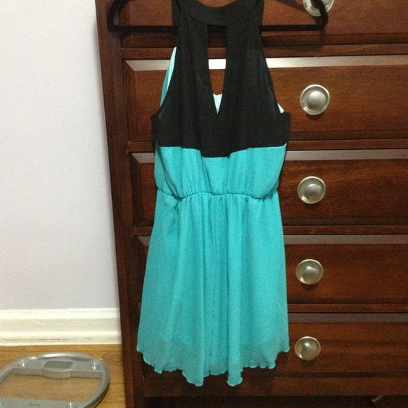 Dress - Picture 2 of 2