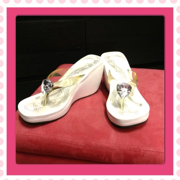 Carlos sandals size 5